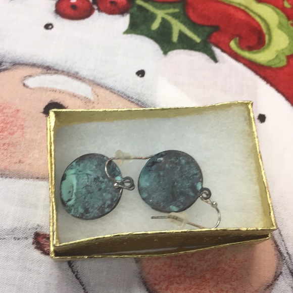 Earring - Picture 2 of 2